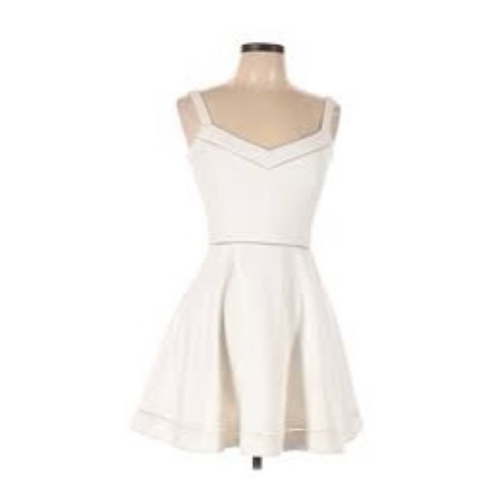 Gorgeous Short Elizabeth & James Cocktail Dress - Picture 9 of 10